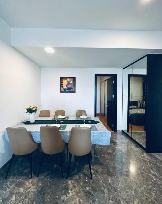 D1Mension 3Br Luxury Condo City Center In Dist 1 مدينة هوشي منه المظهر الخارجي الصورة